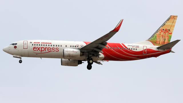 VT-AXU:Boeing 737-800:Air India Express